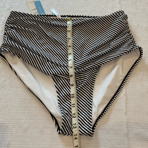Cupshe high waisted black and white striped bikini bottoms with shirring NWT - Picture 4 of 6